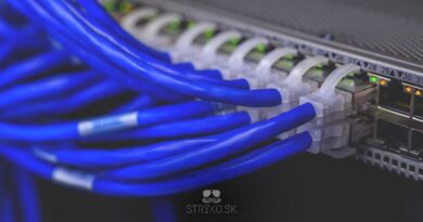 Čo je FTP protokol na prenos dát na server a zo servera